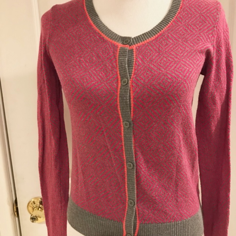 🔥 CAbi Meg Cardigan Pink and Gray Size XS - Picture 3 of 6